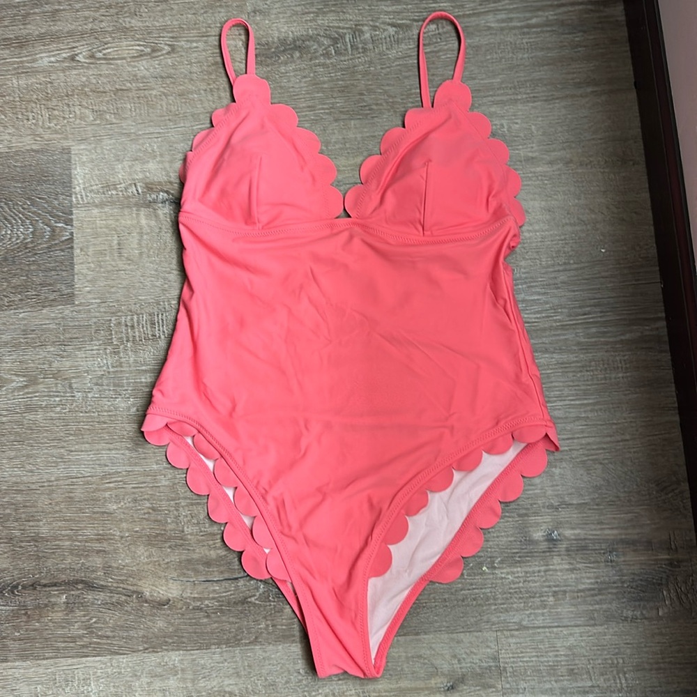 Cupshe Pink Scalloped One Piece Swimsuit - Size Large - Good Condition